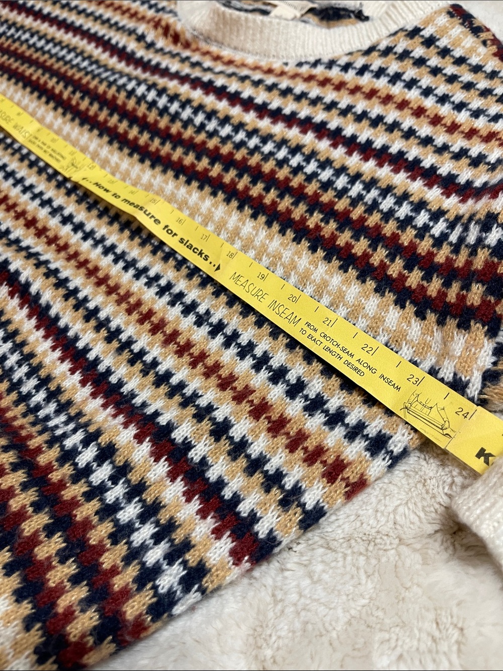 The General Good Cream Houndstooth Crewneck Sweater - Picture 7 of 12